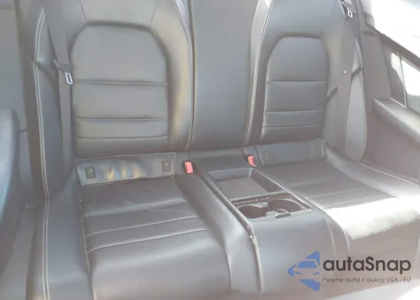 2012 Mercedes-Benz C 250 z USA, uszkodzony, nr VIN WDDGJ4HB7CF883045